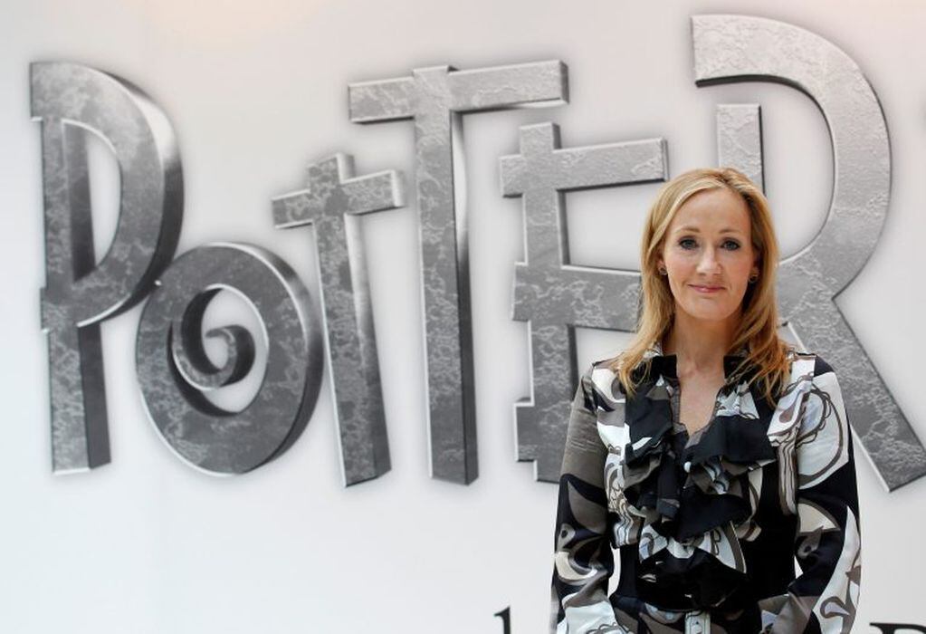 Es sabido por los fanáticos de la serie que el primer matrimonio de Rowling fue bastante complicado y violento. (Foto:Reuters)