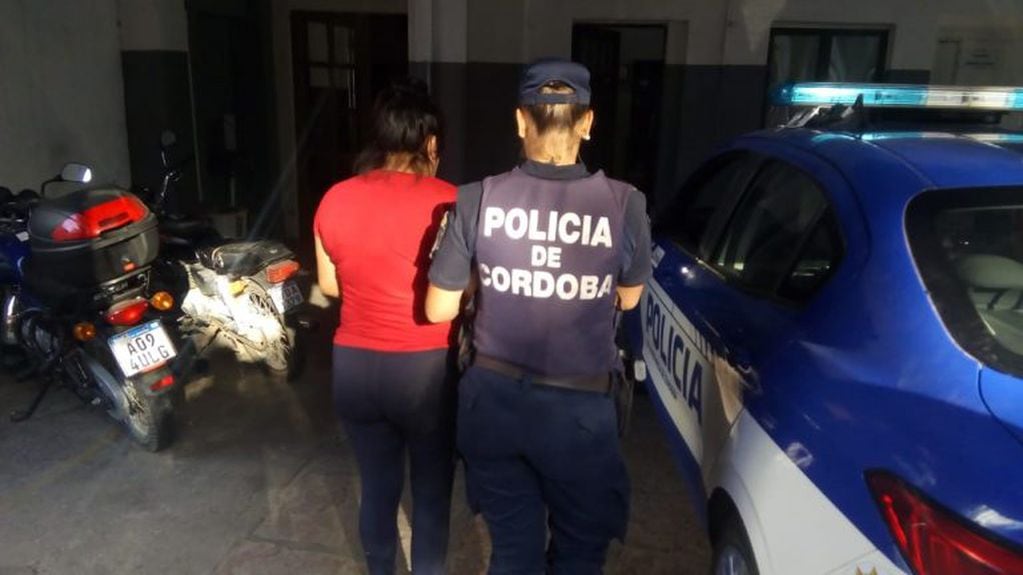 Joven detenida por violentar un domicilio e intentar usurparlo, según la Policía de la Departamental Santa María.