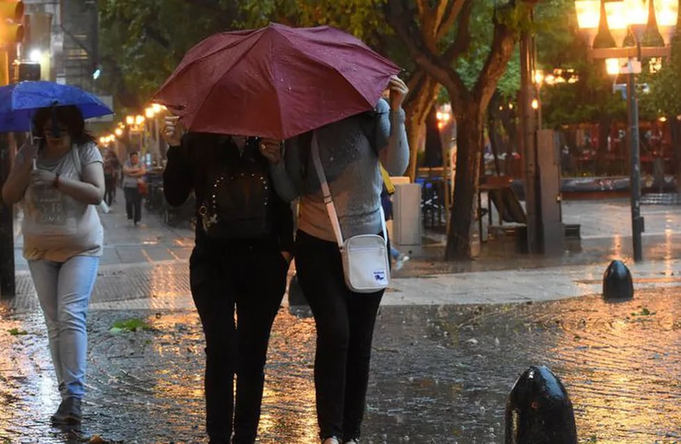 Fuertes lluvias en Mendoza, luego de la masa de calor.