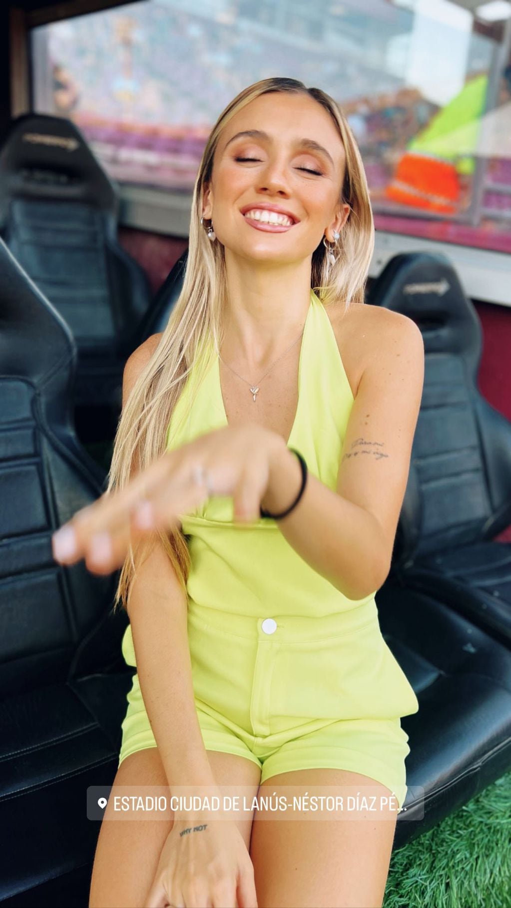 Morena Beltrán cautivó con su sonrisa y belleza a sus fans de Instagram al lucir un cat suit amarillo.