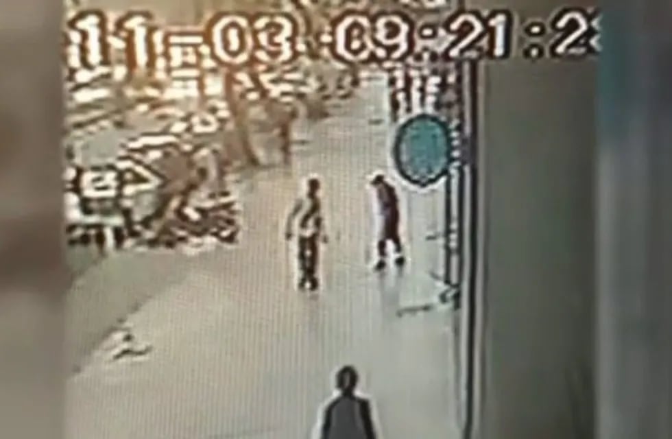 Un hombre fue apuñalado a metros del Obelisco (Captura)