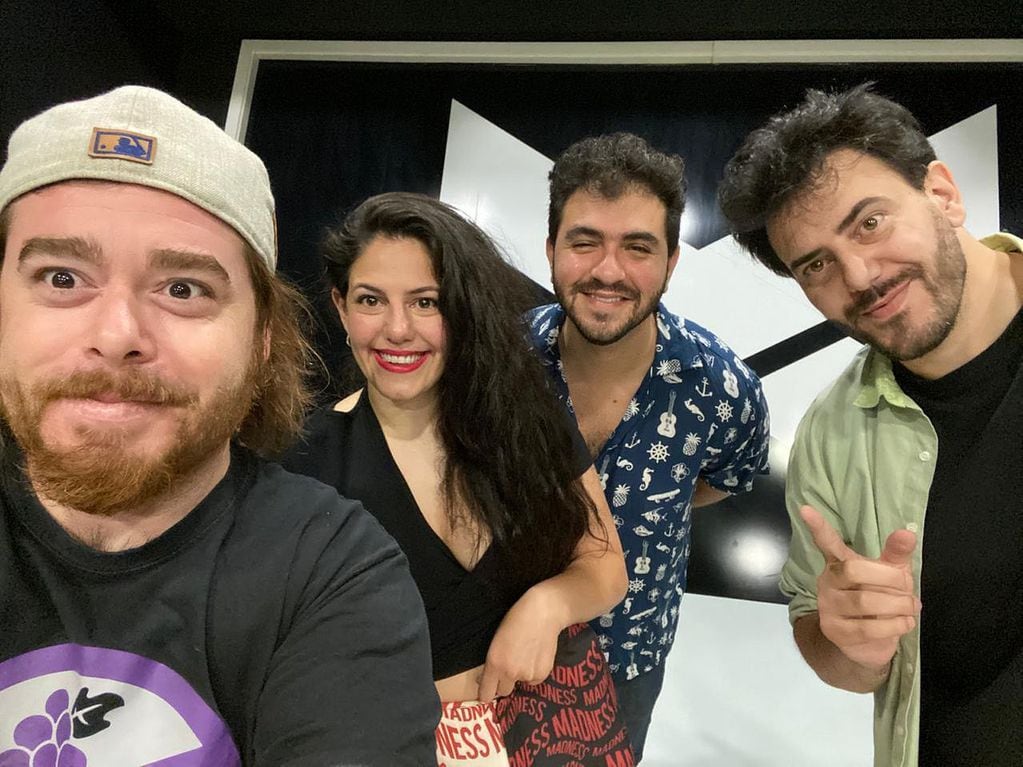 Lucas Fridman, Migue Grandos, Martín y Victoria Garabal en "Últimos cartuchos"