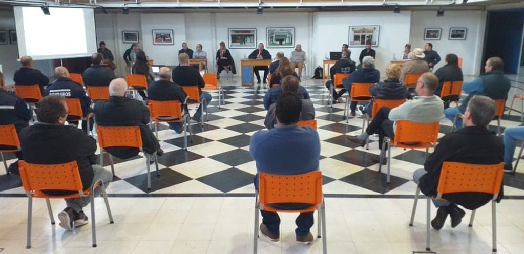 Reunión de Defensa Civil ampliada en Tres Arroyos