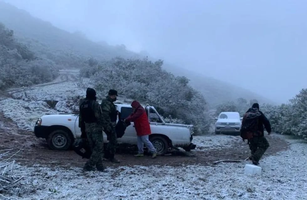 12 personas no pudieron regresar y pasaron la noche en Anfama por la nieve.