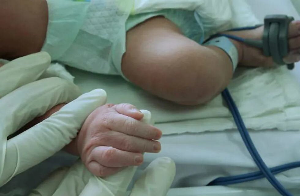 El bebé tenía horas de nacido al momento de ser abandonado en el baldío correntino (Imagen ilustrativa).