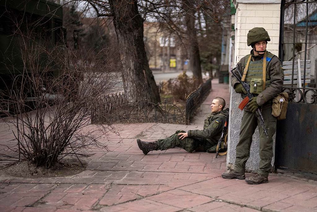 El ministro de Salud informó que las tropas rusas disparan contra ambulancias.
