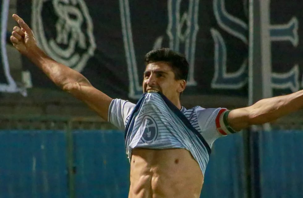 Matías Quiroga, capitán y goleador de Independiente Rivadavia, hace ilusionar a una Lepra mendocina que se consolida en la Primera Nacional.