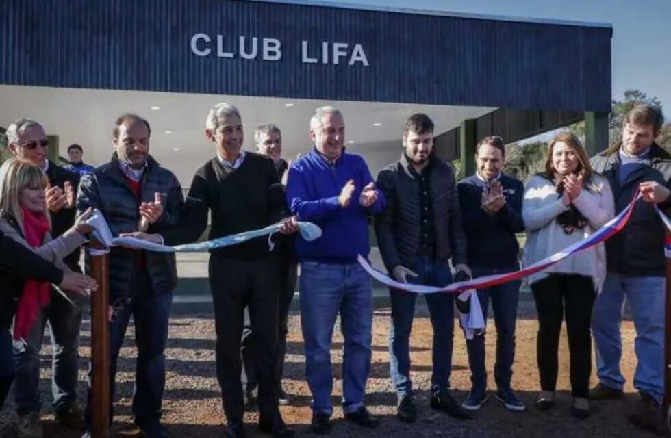 Passalacqua en la inauguración del Club LIFA en Oberá, junto al intendente Carlos Fernández. (MisionesOnline(