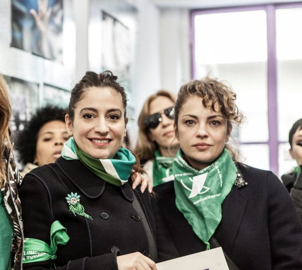 Muriel Santa Ana y Dolores Fonzi. (Lina Etchesuri y Martina Perosa)