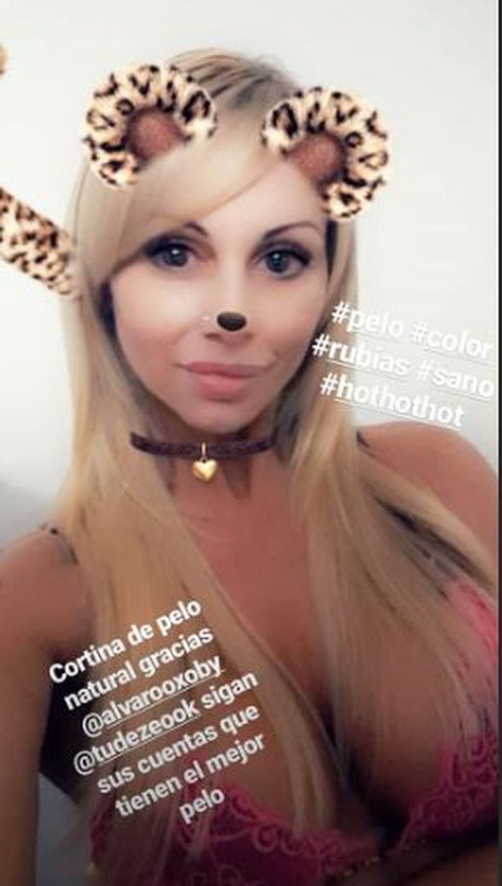 Mónica Farro dio que hablar con su desnudo para manifestarse a favor de la fórmula integrada por Alberto Fernández y Cristina Kirchner. Instagram/moni.farro