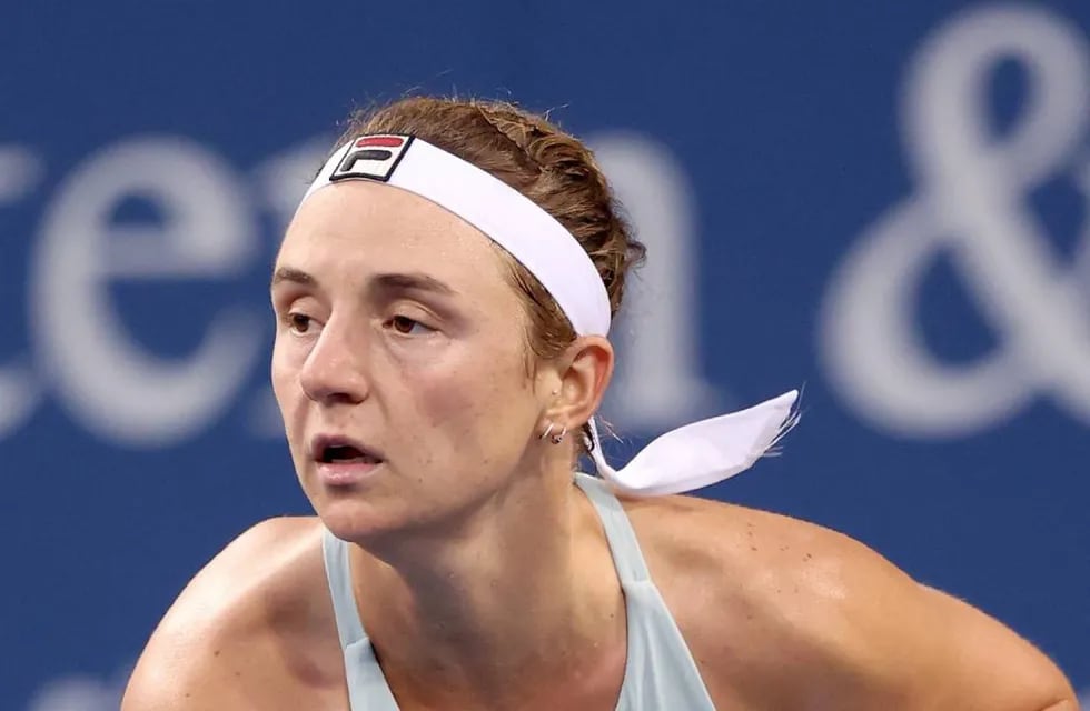 La tenista de 24 años fue superada por la belga en el inicio del certamen en Estados Unidos.