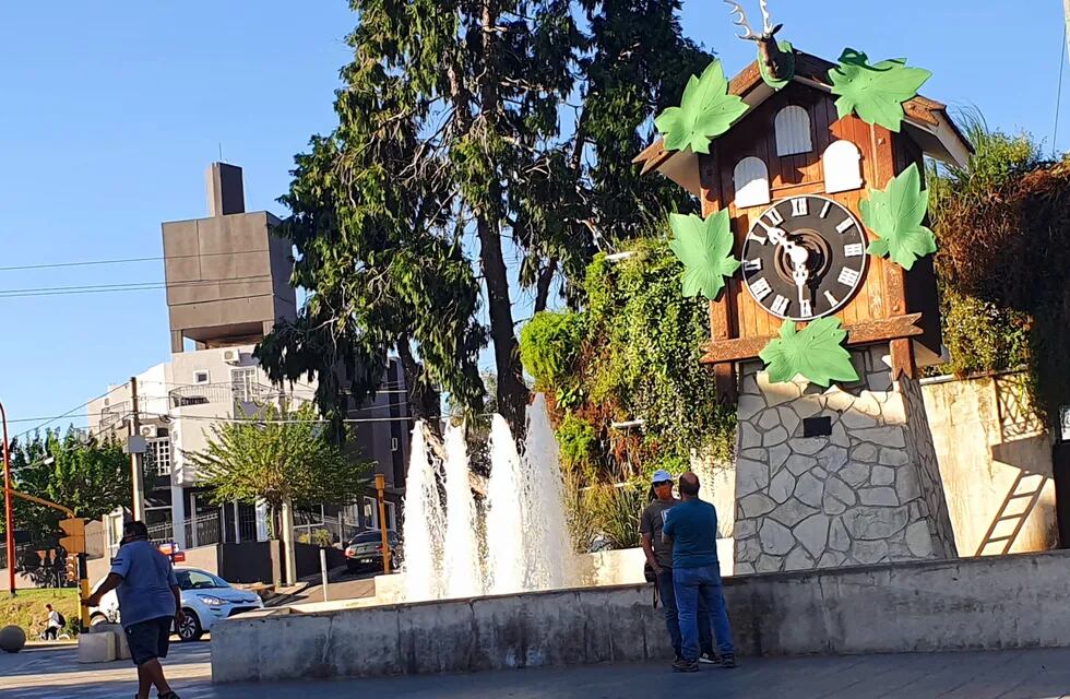 Reloj Cucú en Villa Carlos Paz. (Foto; VíaCarlosPaz).
