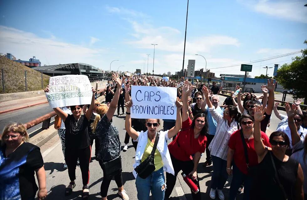 La protesta del personal de Salud de la Maternidad en el Polo Sanitario.