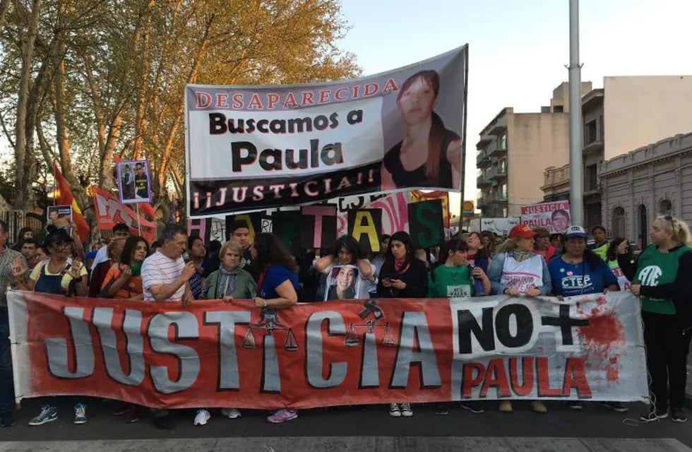 Marcha a 8 años de la desaparición de Paula Perassi (@FlaviaCampeis)