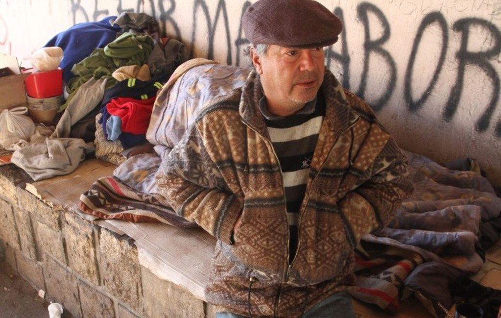 Gustavo Rozas, uno de los indigentes que desde hace 5 años vive en la calles.