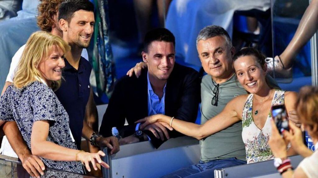 La familia de Novak Djokovic dio una conferencia de prensa para referirse a la situación del tenista.