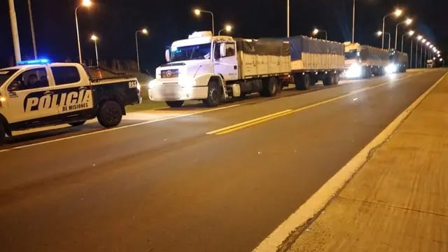 Nuevamente retuvieron a camiones de soja que ingresaron ilegalmente a la provincia