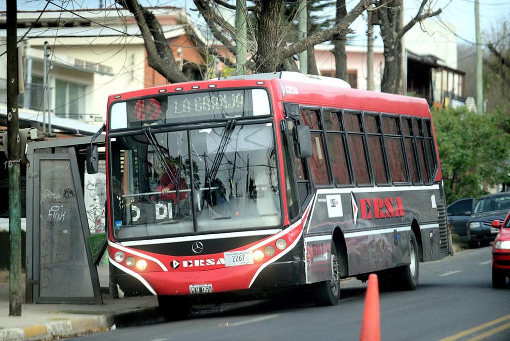 Continúa el debate por el aumento de los transportes en el AMBA. Foto: José Gabriel Hernández/La Voz.