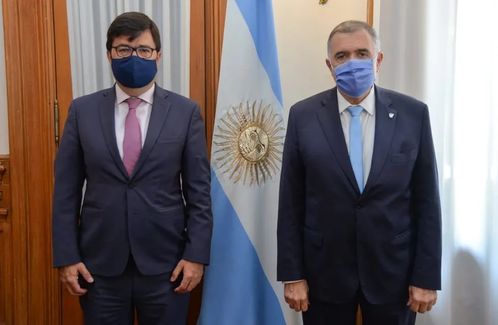Jaldo junto al nuevo ministro d seguridad Eugenio Agüero Gamboa.