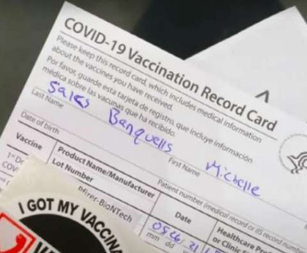 Carnet de vacunación contra el covid-19 de la hija de Luis Miguel.