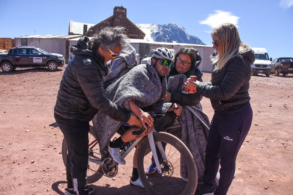 Vuelta de Mendoza 2023, septima etapa, el mendocino Mario Ovejero ganó la etapa reina en el Cristo Redentor.

Foto: Mariana Villa / Los Andes