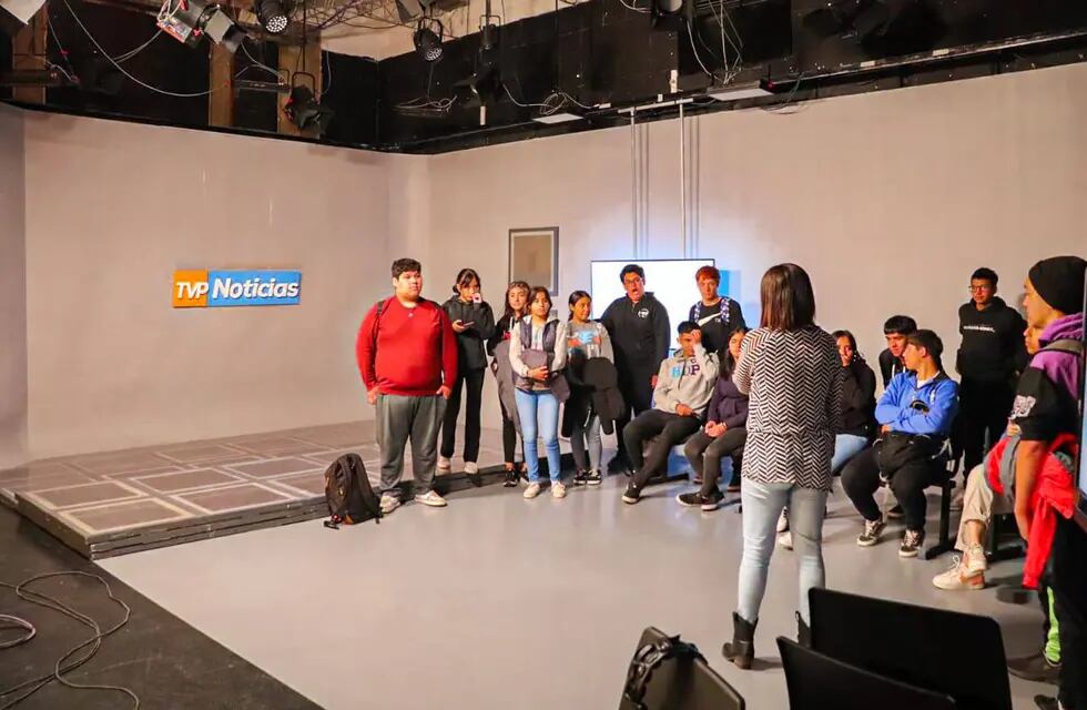 Jóvenes de Tolhuin visitaron la TV Pública Fueguina en Ushuaia