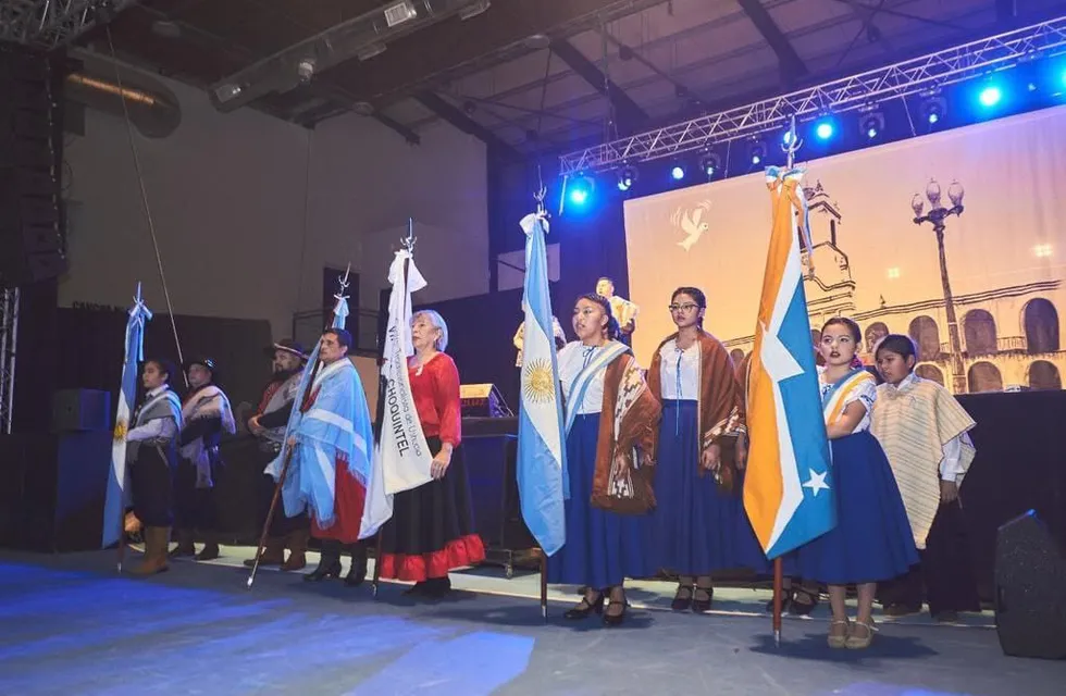 La Municipalidad de Ushuaia acompañó la “Gran vigilia patriótica” del 25 de mayo