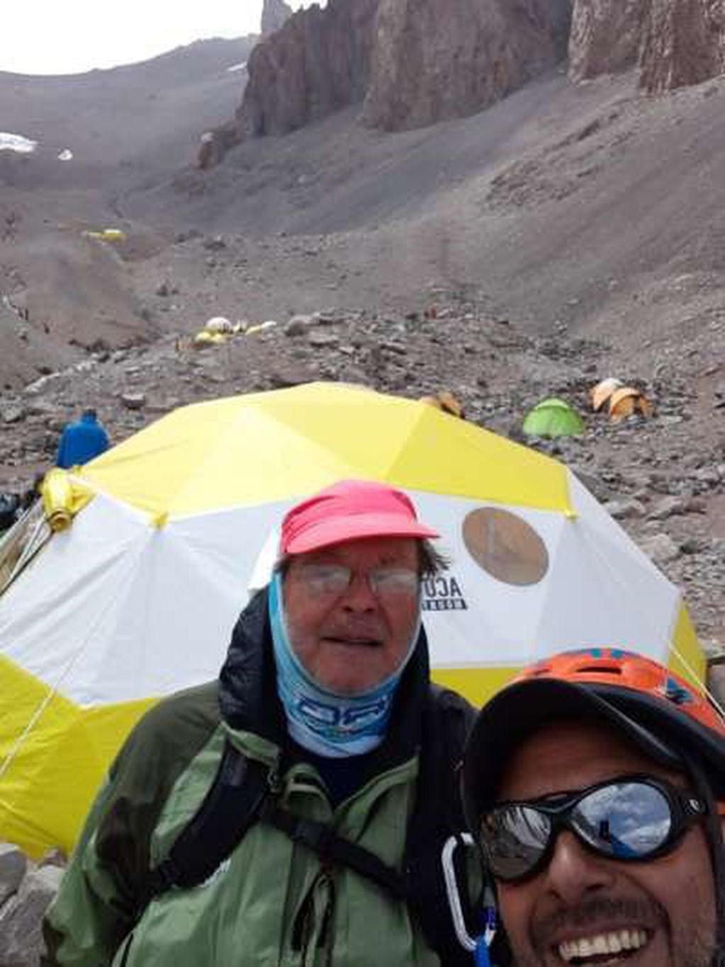 Jay Chippers, con 73 años hizo cumbre en el Aconcagua.