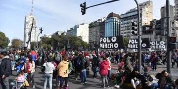 Video: Piqueteros solicitaron una reunión con masa, un bono y acamparán hasta el jueves en Plaza de Mayo