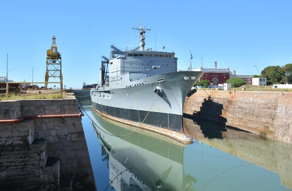 El buque ARA “Patagonia” ingresó a Puerto Belgrano para mantenimiento