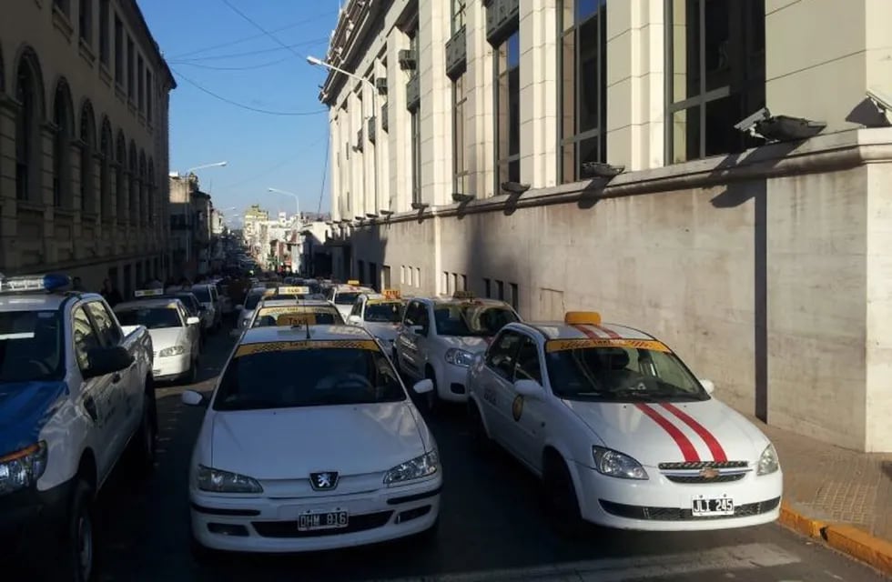 Aumento en la tarifa de los taxis de Paraná