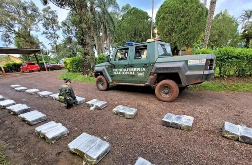 Gendarmería decomisa casi 280 kilogramos de marihuana en un operativo antidrogas en Puerto Rico.
