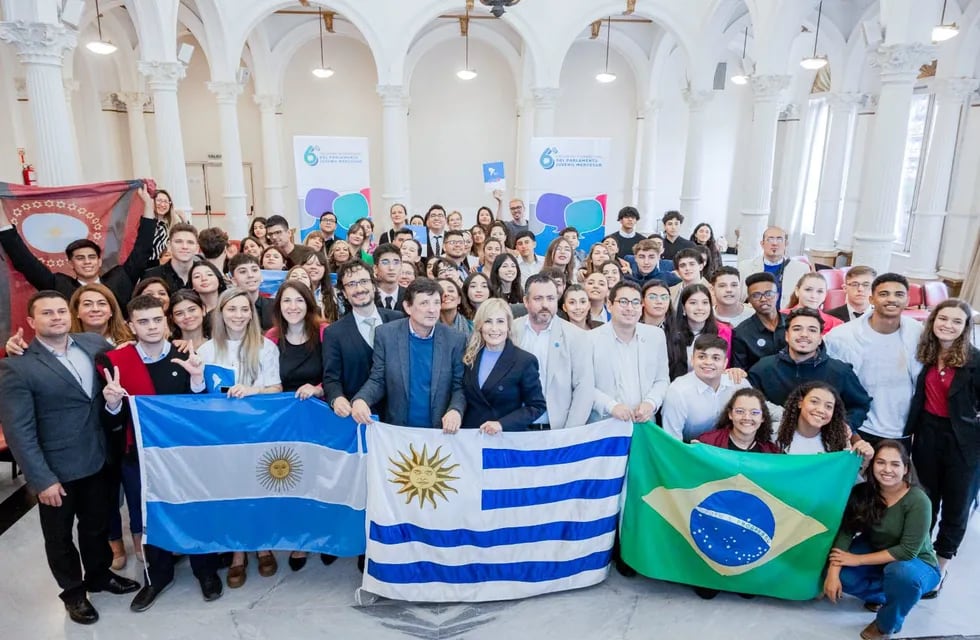 Tierra del Fuego en 6° Encuentro Internacional del Parlamento Juvenil del Mercosur