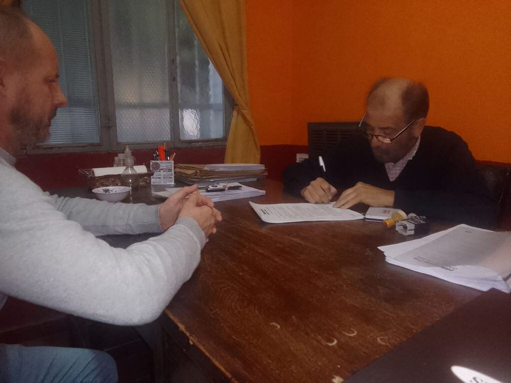 Ingeniero Fabián Violo junto Ariel Bortoli presentación de lista para las elecciones municipales