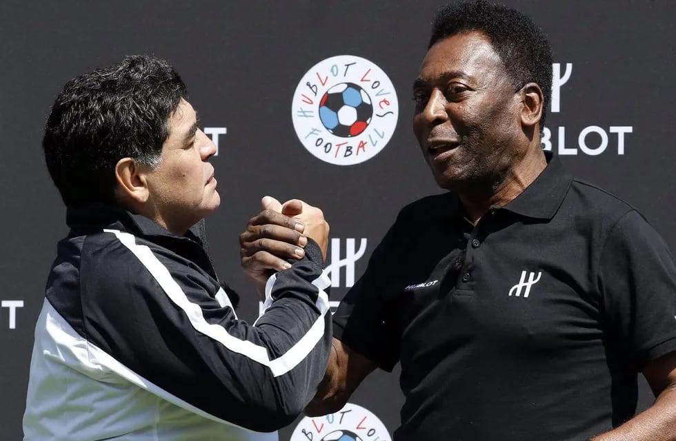 Pelé le envió un emotivo mensaje a Maradona por su cumpleaños.