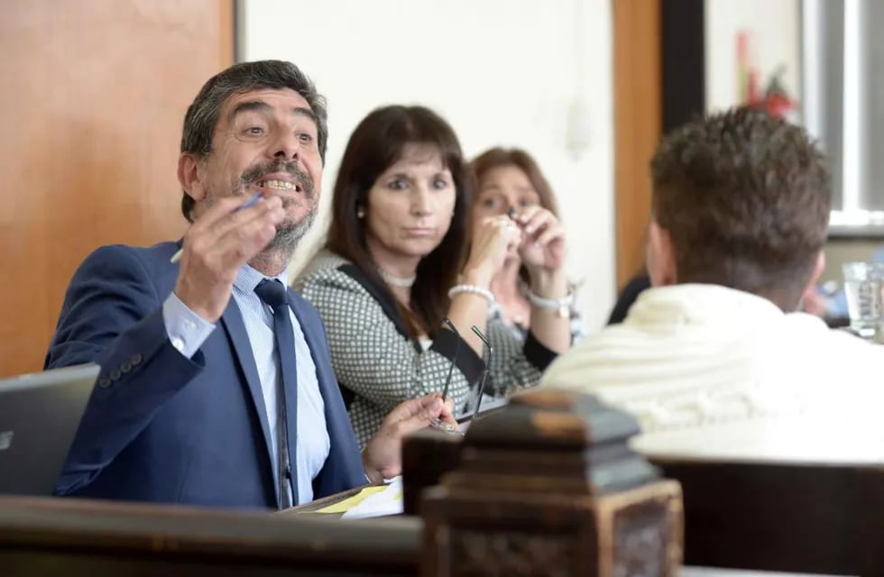 Fiscal. Julio Rivero tuvo un marcado protagonismo en la primera audiencia del juicio por el asesinato de Camila. (Tomás Fragueiro)