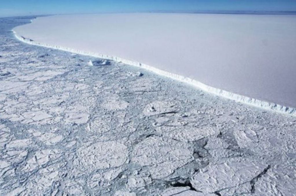 "Sabático en la Antártida" es una iniciativa que llevará a cinco voluntarios al continente blanco durante un mes para colaborar con una investigación científica.