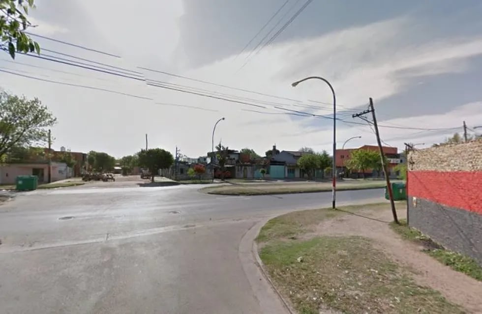La colisión se produjo a última hora de la tarde en Avellaneda y Doctor Riva. (Google Street View)