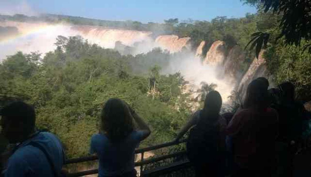 Turismo en Puerto Iguazú: más de 15 mil personas ya visitaron Cataratas.