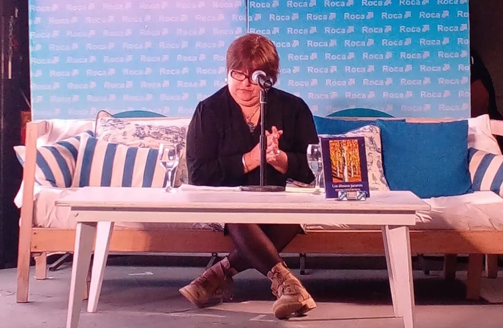 María Goicoechea presentó su novela en la Feria del Libro de General Roca