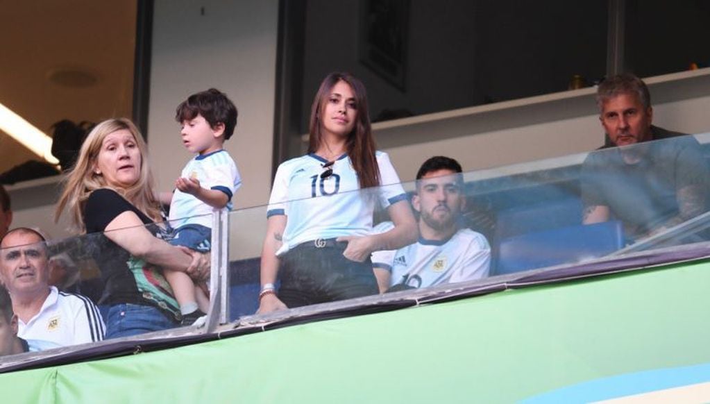 La familia de Lionel Messi en Argentina vs. Catar (Foto: Juano Tesone)