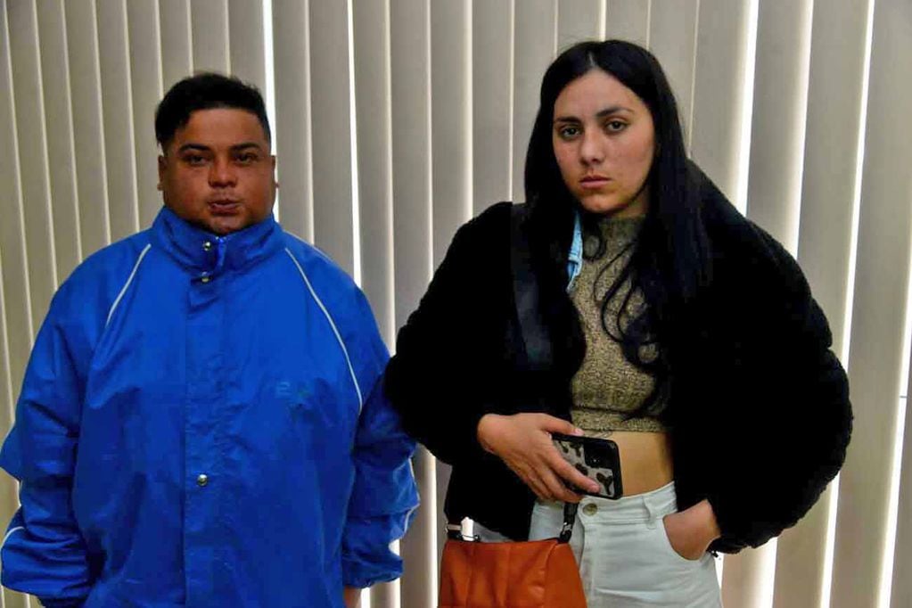 Carlos Nayi se reunió con Dalma y Rodrigo, hermana y esposo de Gabriela Pérez, la joven trabajadora de limpieza muerta de un disparo en un acto del gremio Soelsac.