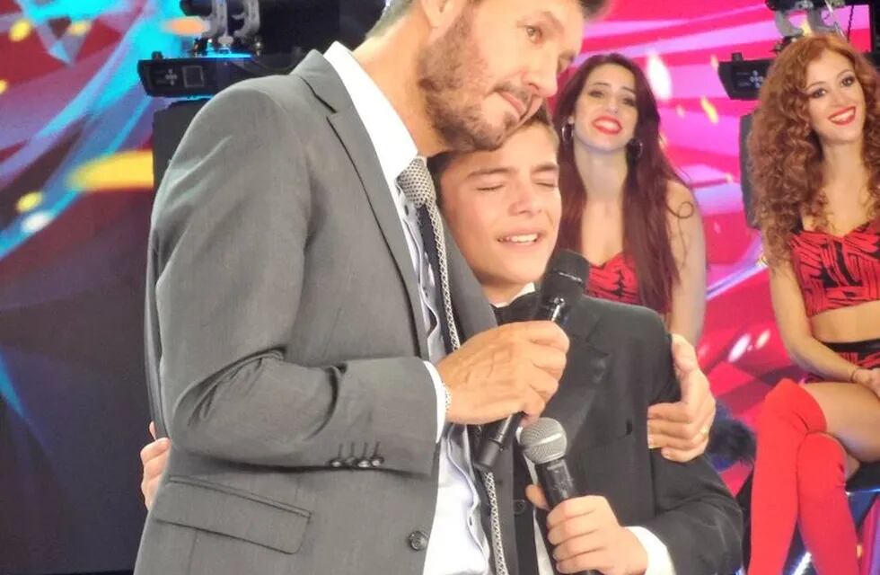 Facundo Rodríguez se emocionó al cantar con Tinelli