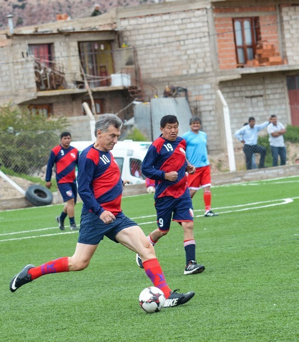Macri jugó al fútbol en Jujuy. (Foto: Presidencia)