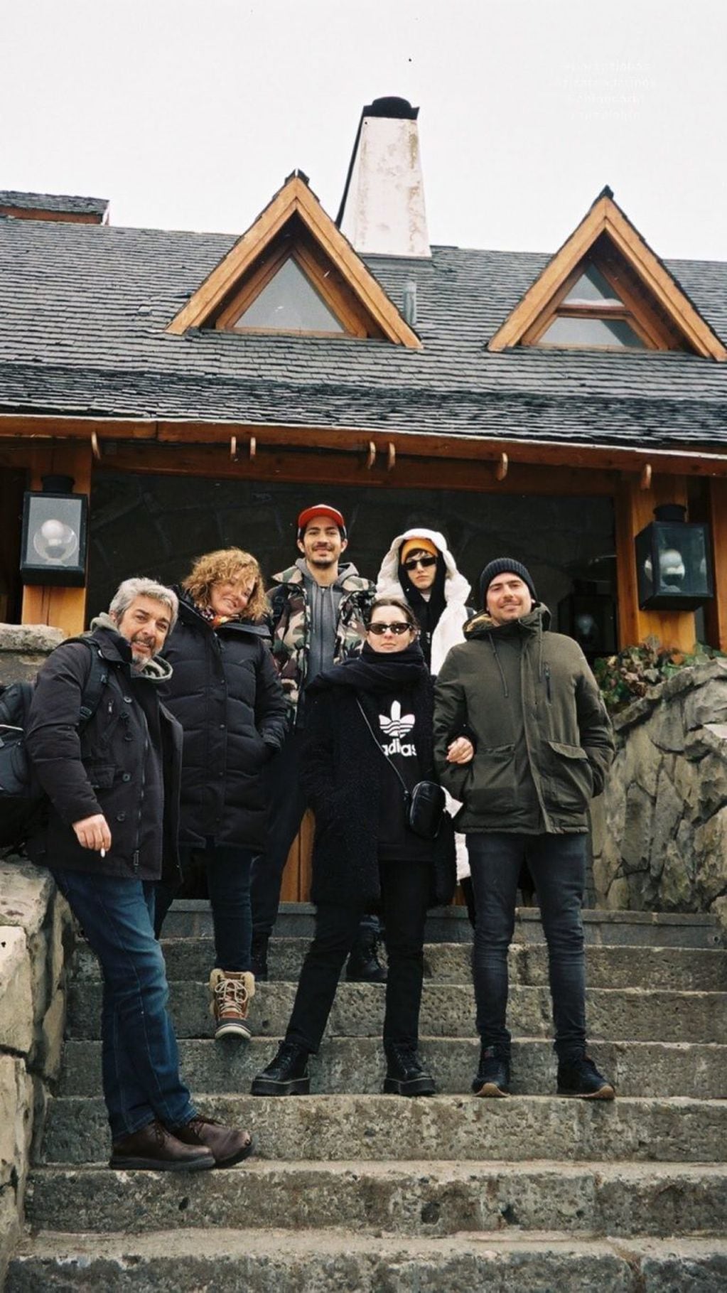 El clan Darín viajó a Bariloche junto a Úrsula Corberó y el novio de Clarita (Foto: Instagram/ claradarin)