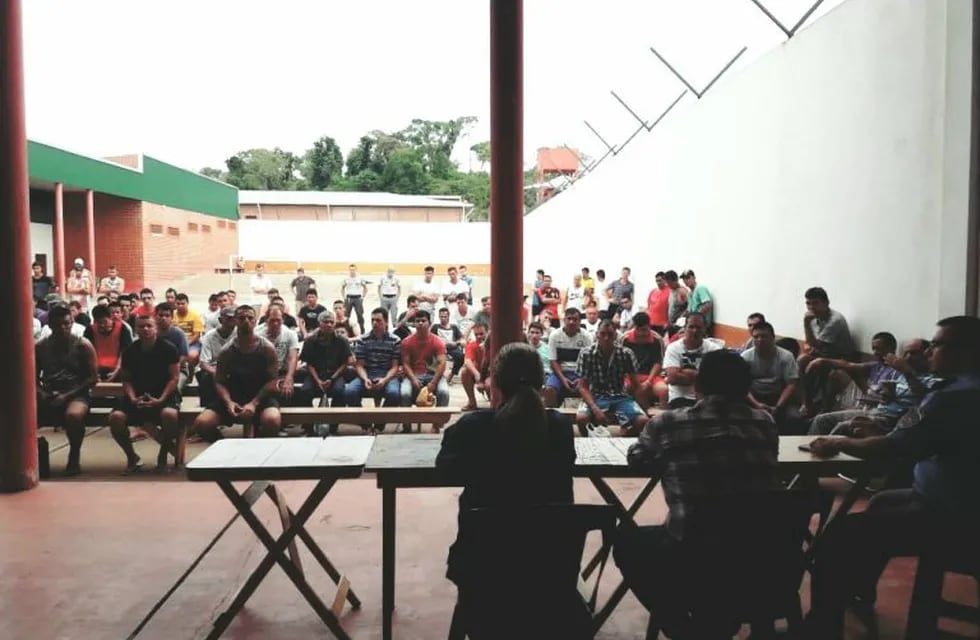 Autoridades penitenciarias de Misiones informan que rigen nuevas normas para las visitas por el coronavirus. (SPP prensa)