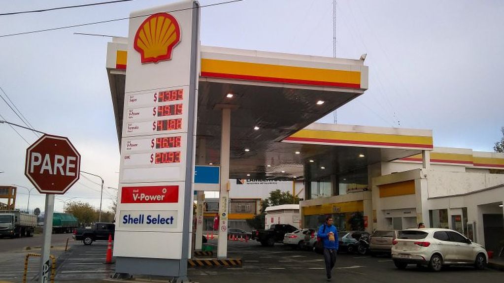 Así lucía la cartelera de Shell en Mendoza.