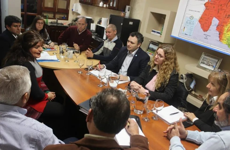 La ministra Zigarán presidió la reunión con la delegación del Gobierno de Santa Fe.