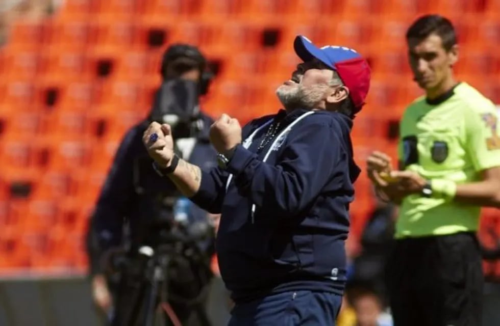 Primer triunfo de Diego Maradona como entrenador de Gimnasia (web).