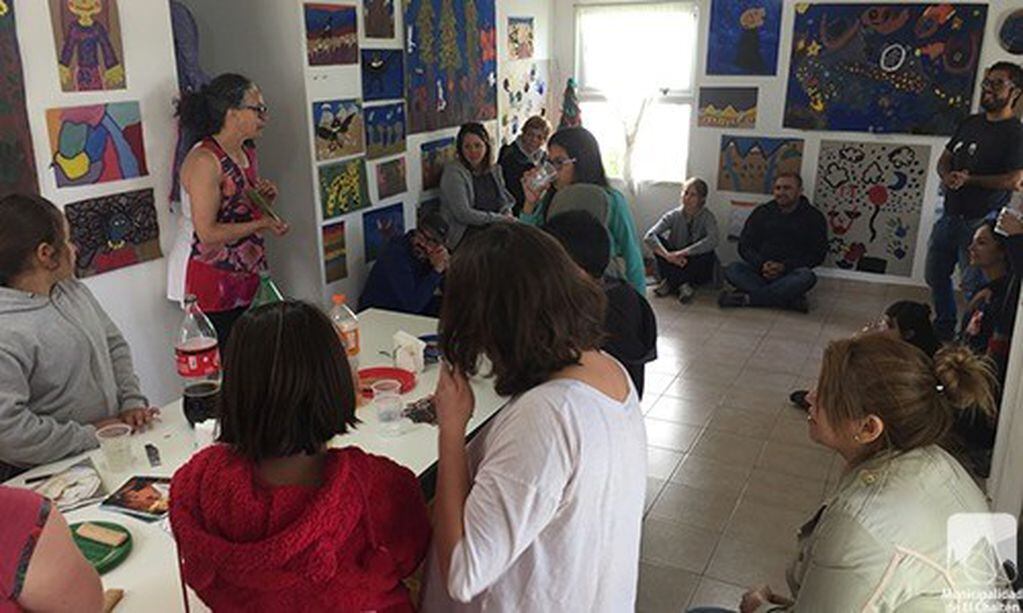 cierre de fin de año del taller "Juegos de Arte" en El Chaltén